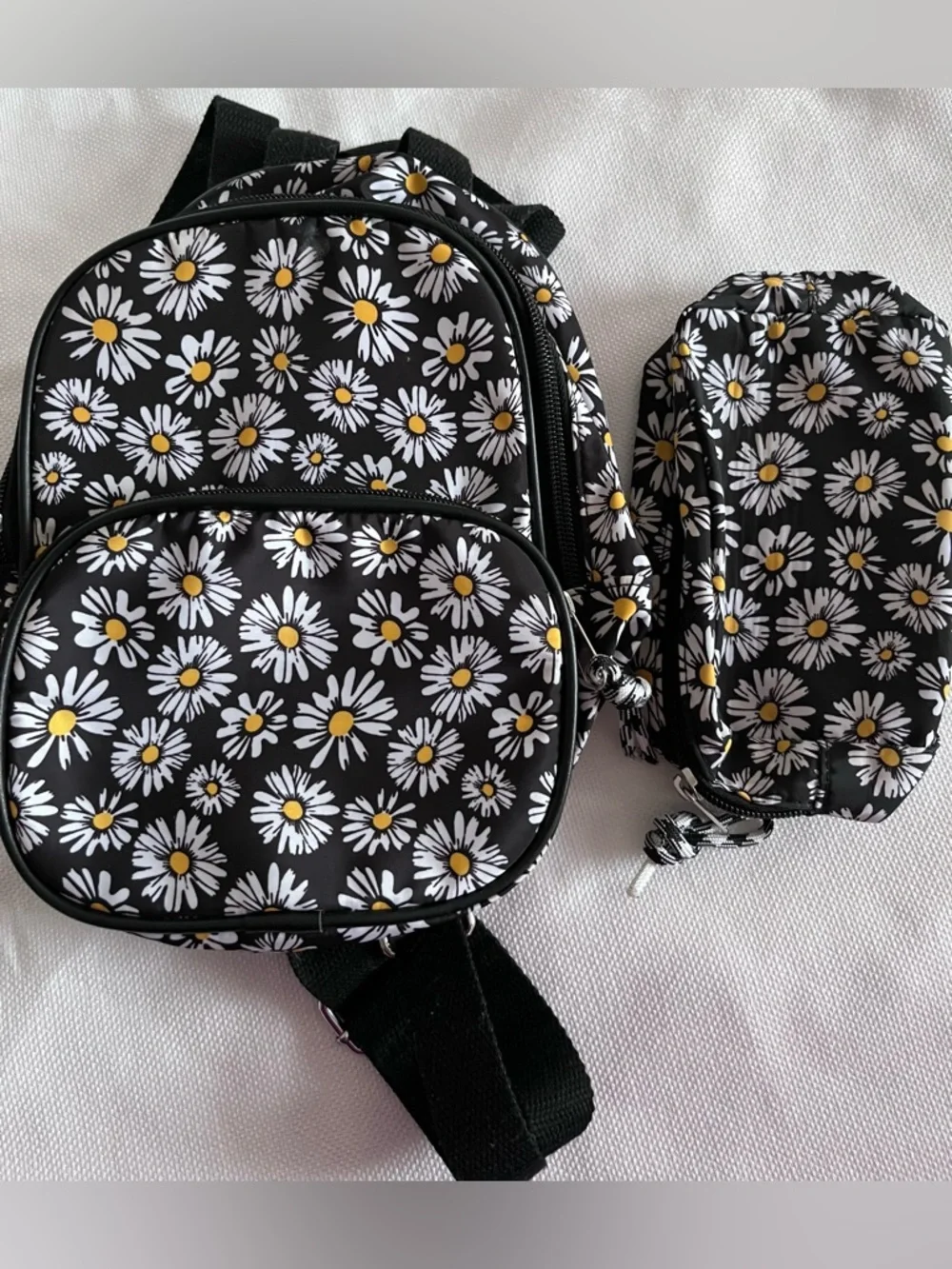 Art Class Daisy Print Kids Backpack and Pouch Set